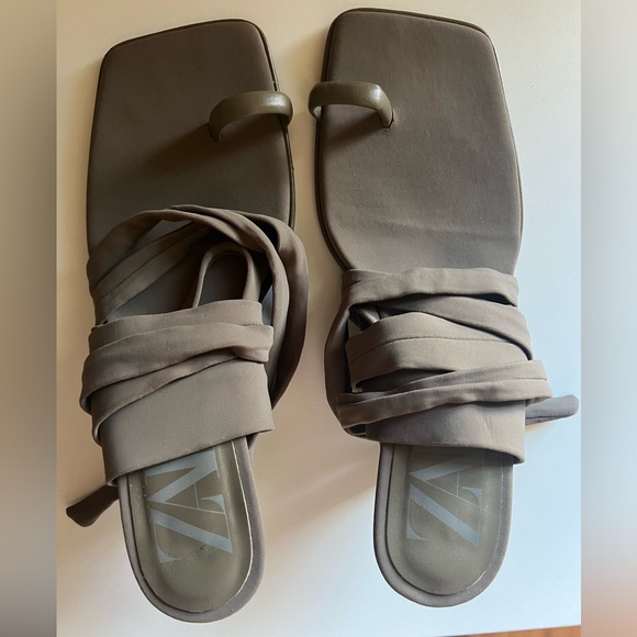 Zara khaki sandals size 39 - Picture 6 of 6